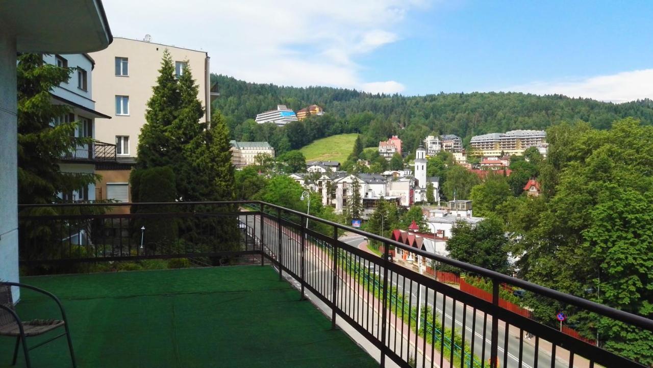 Bed and Breakfast Domy Wczasowe Tryumfy Крыница-Здруй Экстерьер фото