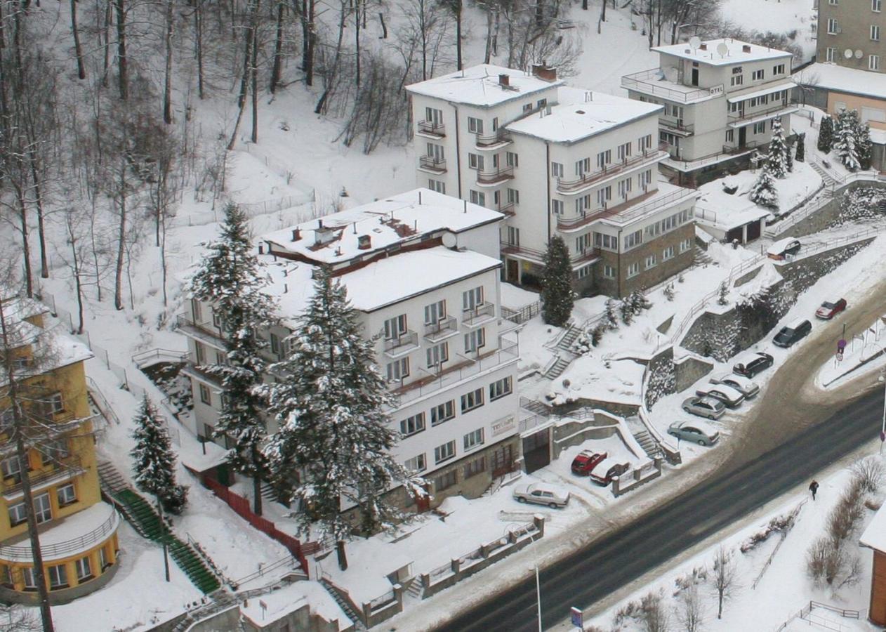 Bed and Breakfast Domy Wczasowe Tryumfy Крыница-Здруй Экстерьер фото