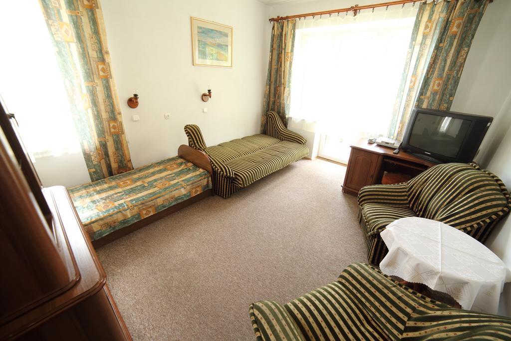 Bed and Breakfast Domy Wczasowe Tryumfy Крыница-Здруй Номер фото