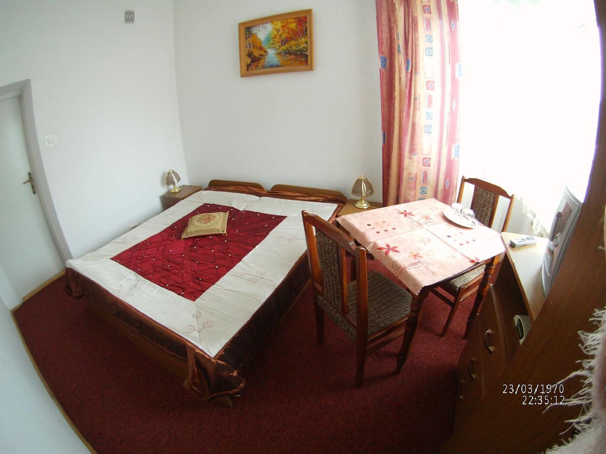 Bed and Breakfast Domy Wczasowe Tryumfy Крыница-Здруй Экстерьер фото